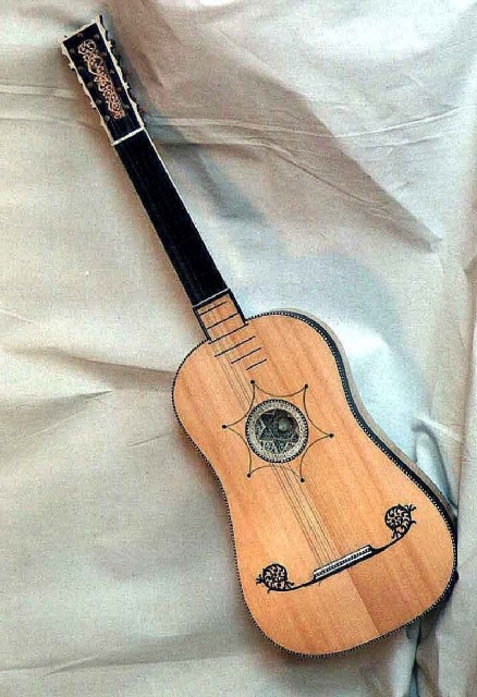 9-Barockgitarre 300dpi